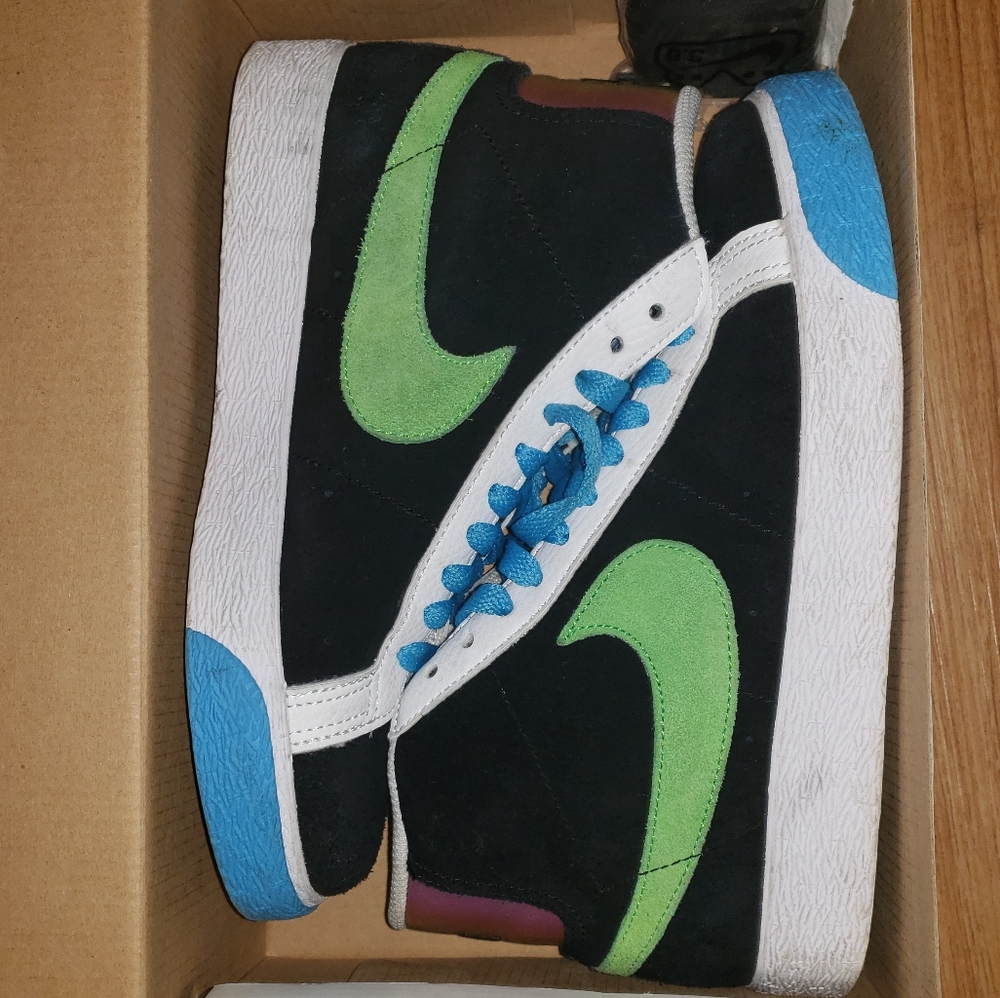 Nike Blazer Mid - Picture 2 of 5